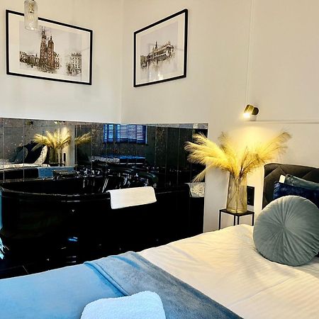 Krakow Old Town Apartment Jacuzzi - Wymeldowanie Do 13 Luaran gambar