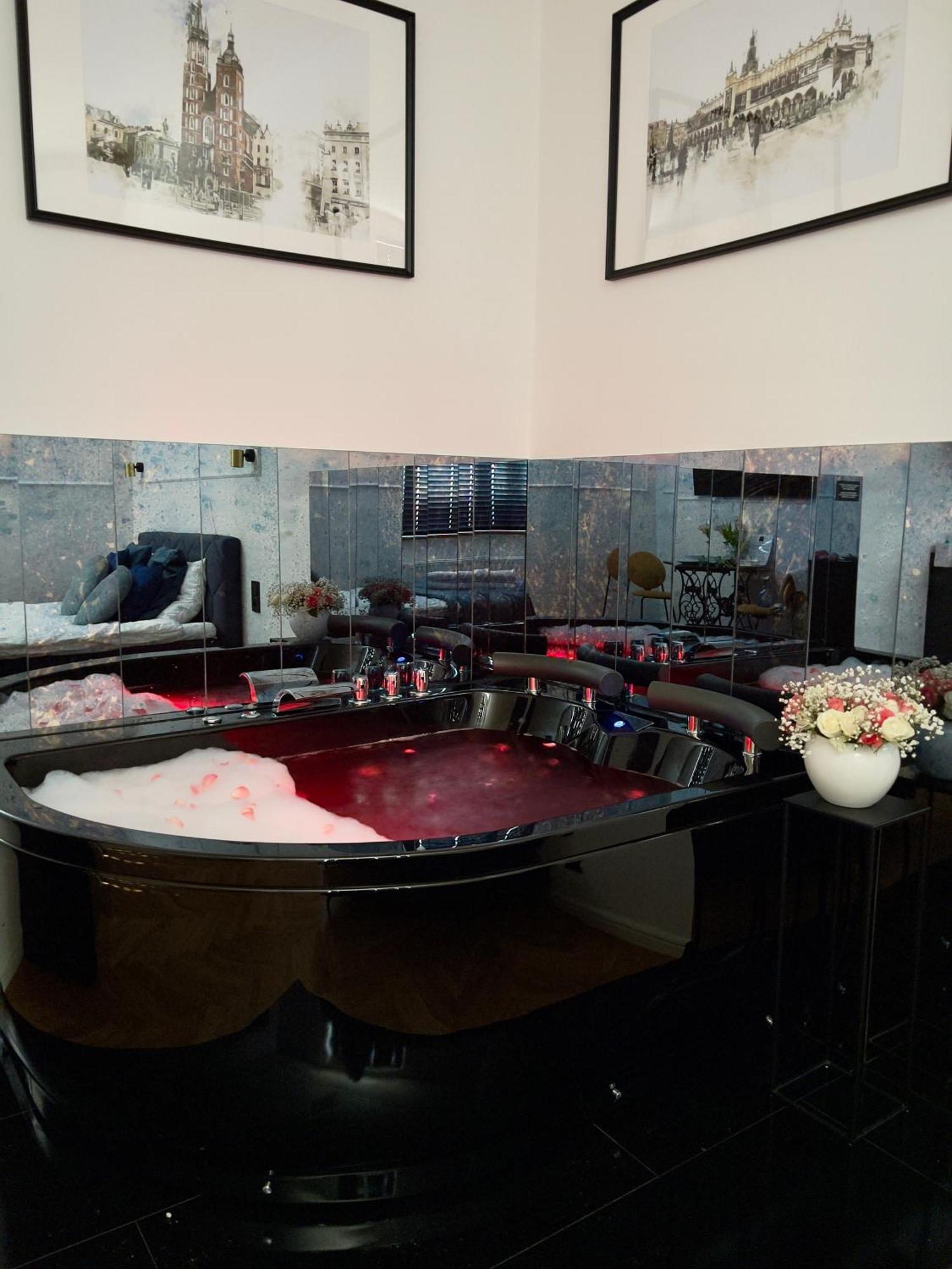 Krakow Old Town Apartment Jacuzzi - Wymeldowanie Do 13 Luaran gambar